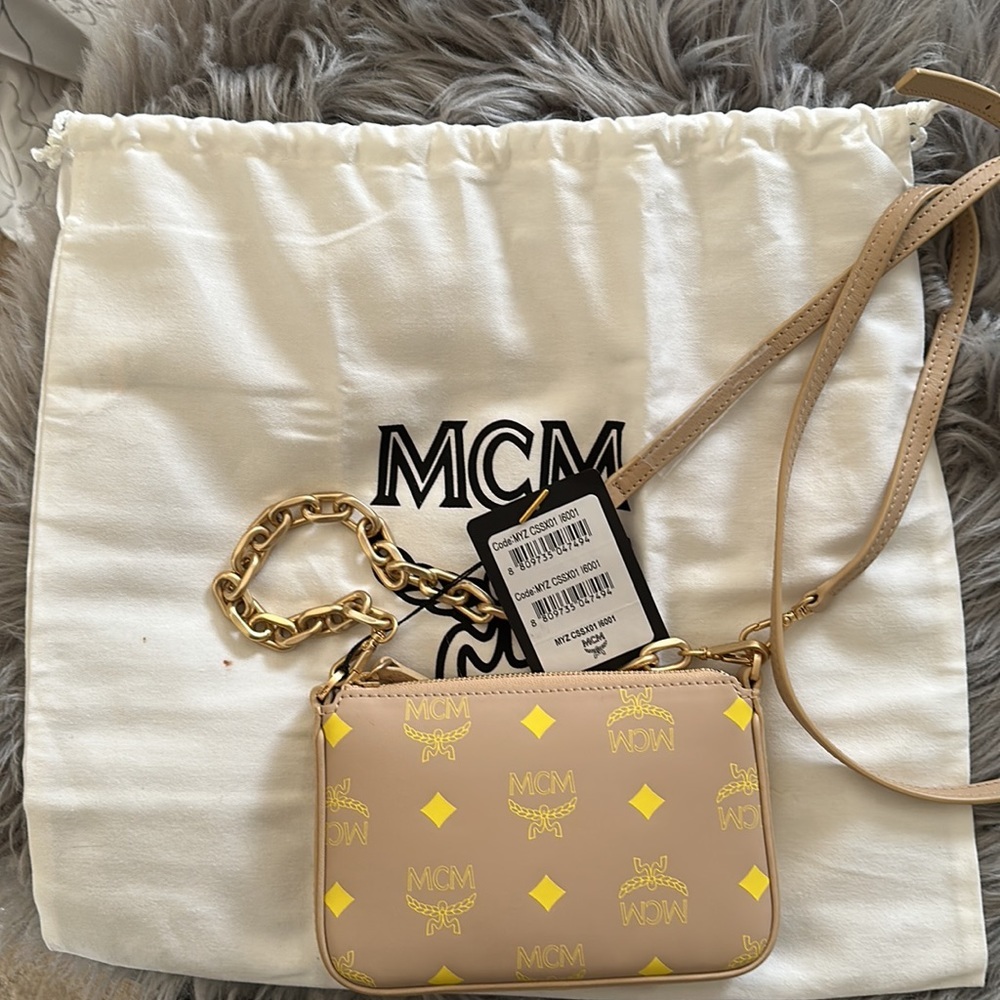 MCM Mini Color Splash Logo Pouch-On-Chain NWT